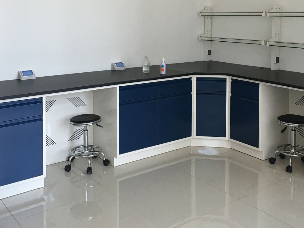 全鋼實(shí)驗(yàn)邊臺(tái)